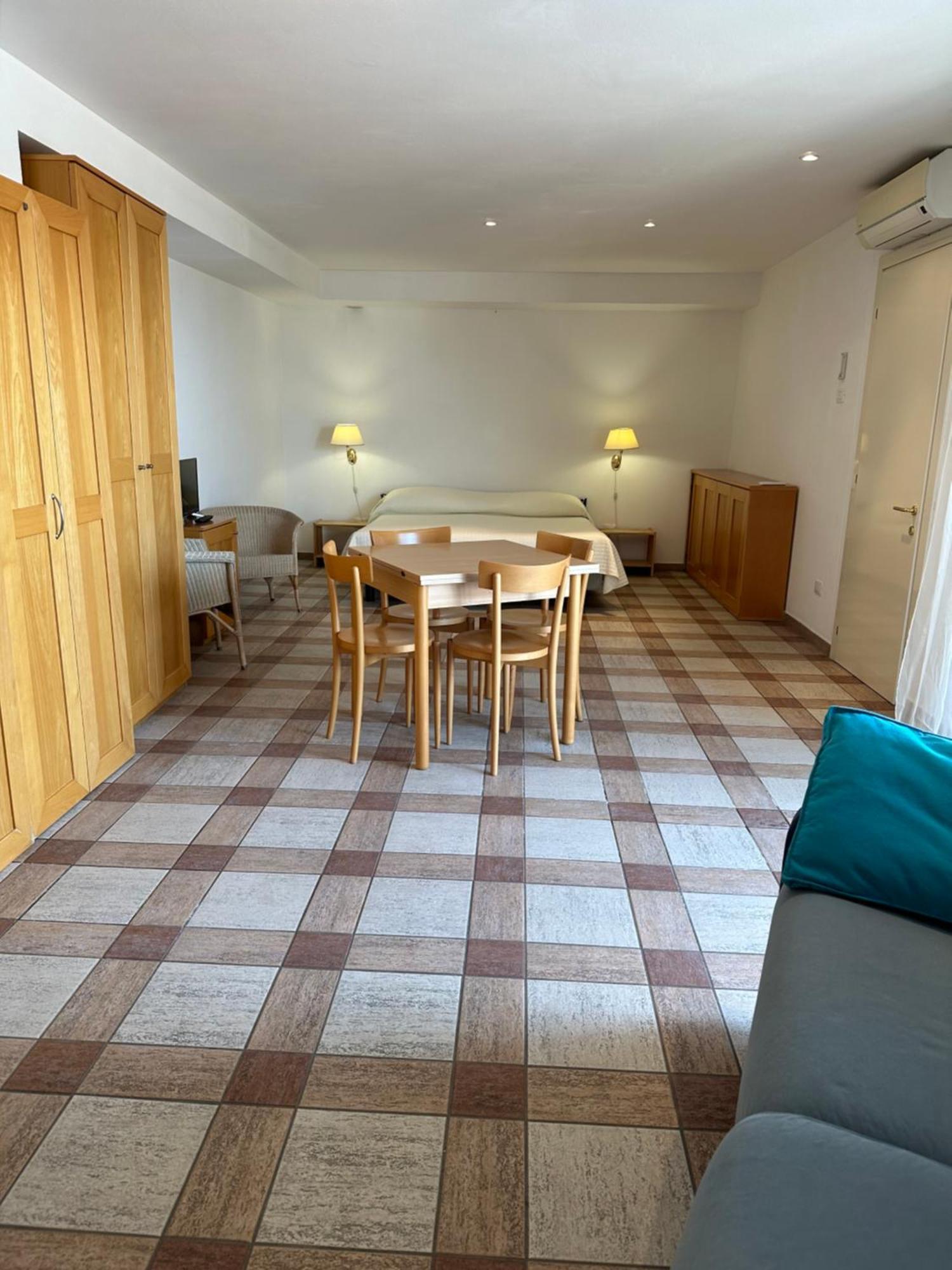 Nauthotel Grado Bagian luar foto