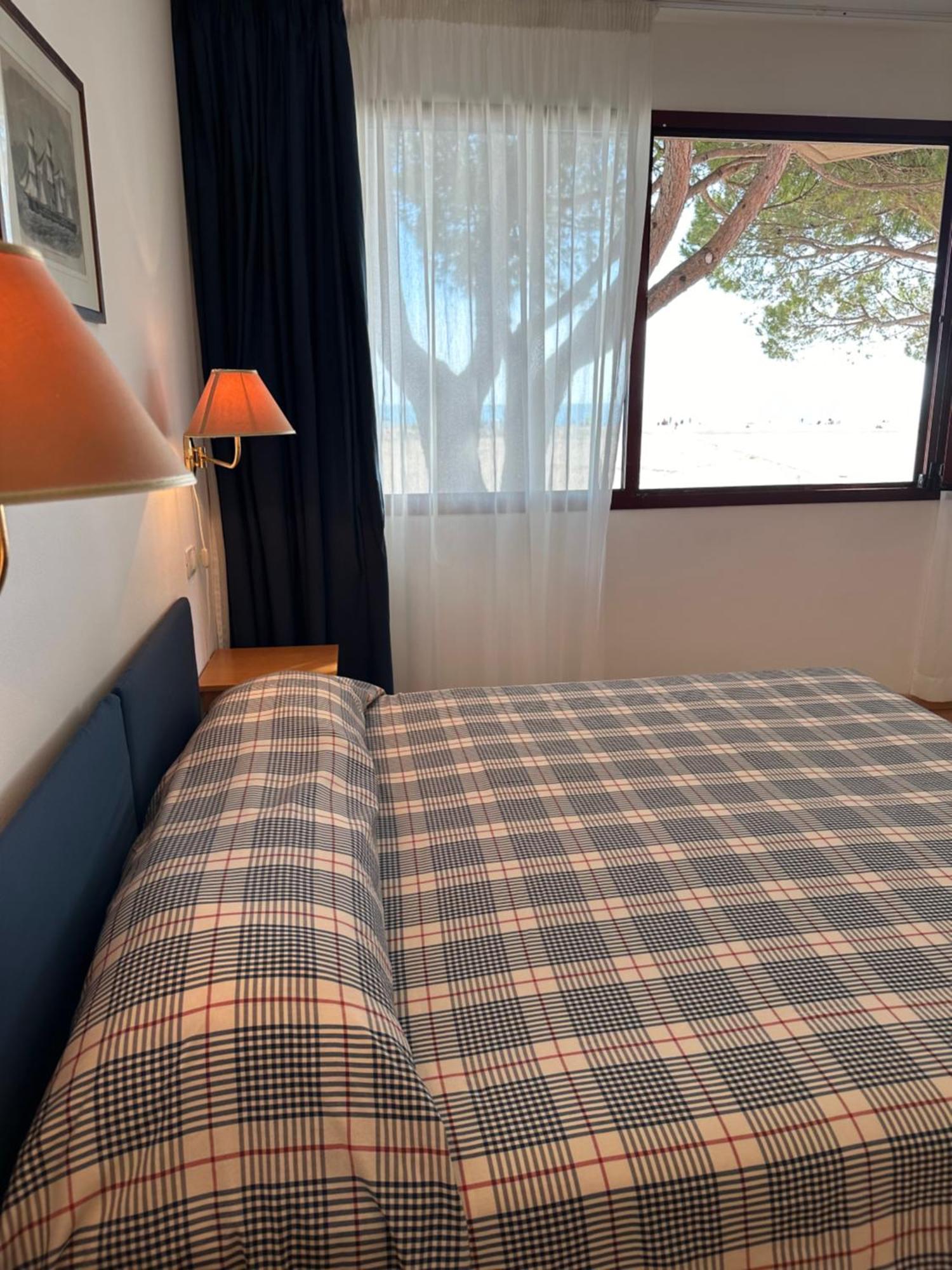 Nauthotel Grado Bagian luar foto