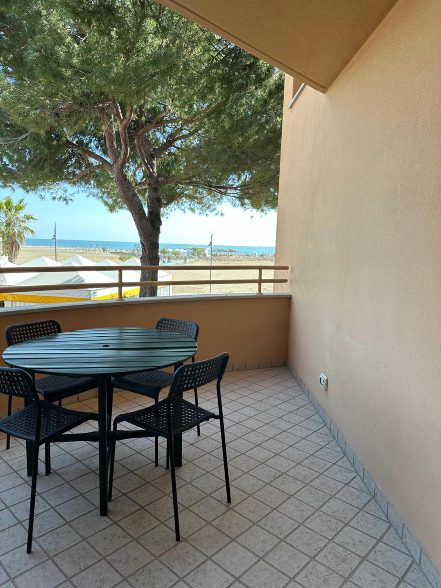 Nauthotel Grado Bagian luar foto
